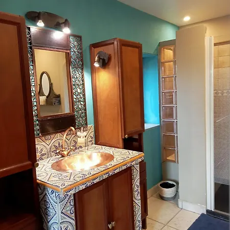 Rose Guest house *